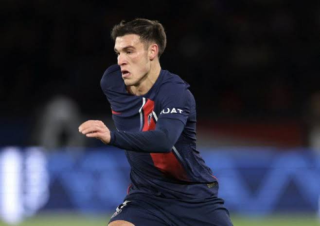 Manchester united are in talks with PSG to sign Manuel Ugarte