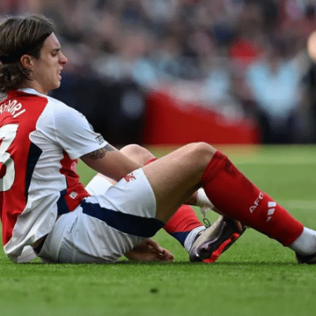 Arsenal fans in fears as Riccardo Calafiori Suffer an injury during a 4:2 win against Leicester City