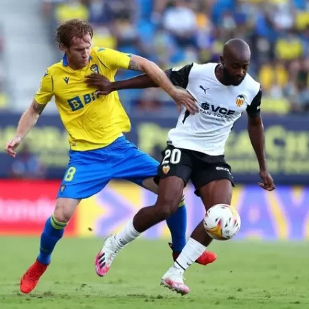 21-10 Football Predictions – Valencia vs Las Palmas betting preview + 7 extra Tips